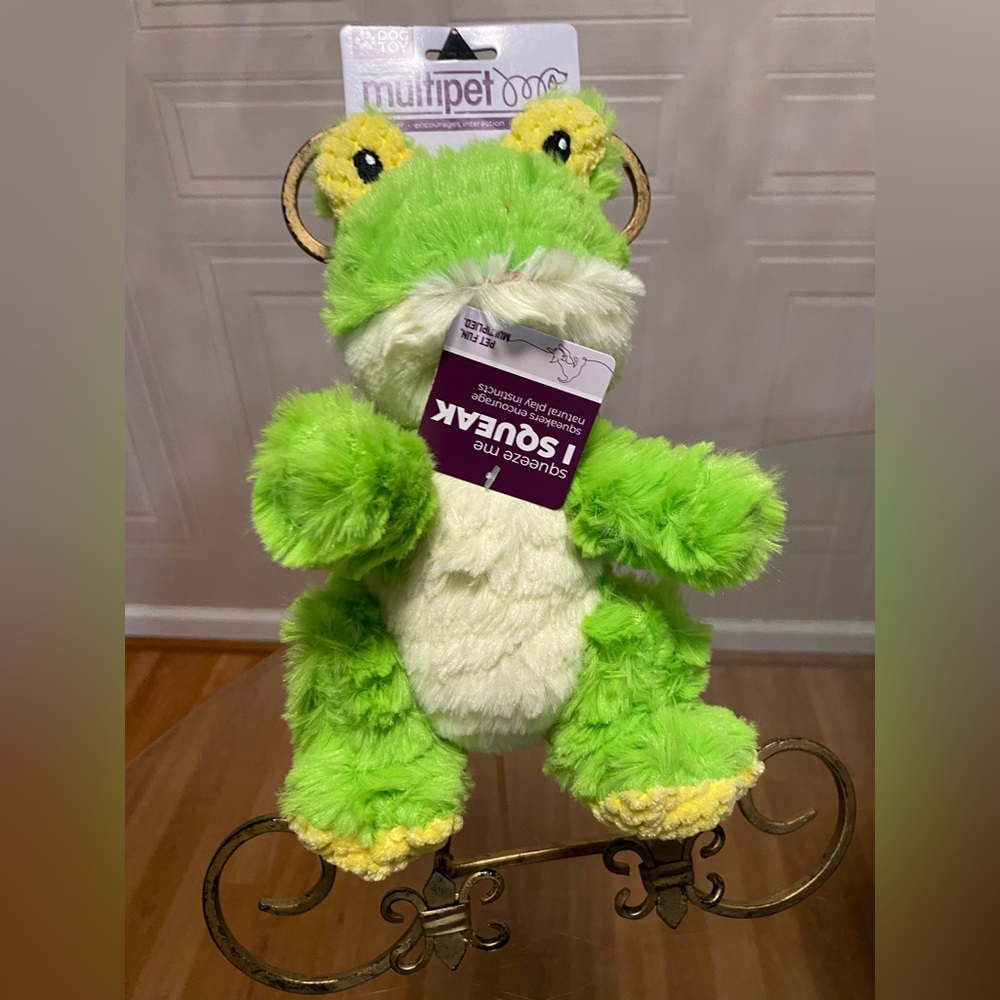 Multipet Wrinkleez Plush Squeaky Dog Toy 9 in. Frog